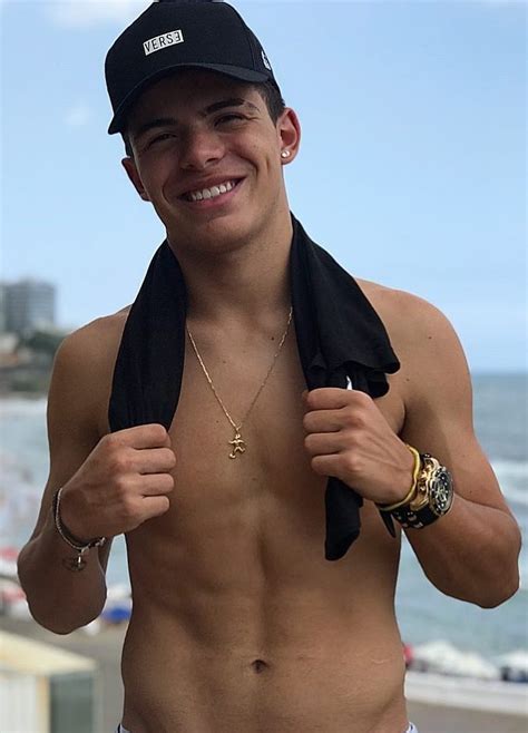 Novo vídeo de Thomaz Costa nu, com tesão e batendo punheta